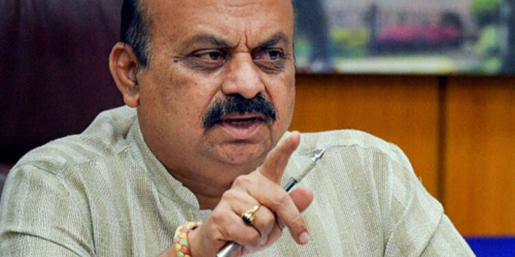 ಪಂಚವರ್ಣದ ನಾಗನಡೆತ ಮಣ್ಣ್ ತುಲನಾಡೊರ್ಮೆ ನಾಗರಪಂಚಮಿದ ಗೌಜಿ