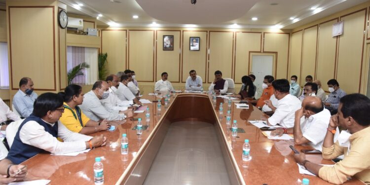 ಮೆಸ್ಕಾಂ ವ್ಯಾಪ್ತಿಡ್ ಎದುರಾಪಿನ ಸಮಸ್ಯೆಲು ಬೊಕ್ಕ ಪರಿಹಾರೋಪಾಯದ ಬಗ್ಗೆ ಚರ್ಚೆ  : ಸುನೀಲ್ ಕುಮಾರ್