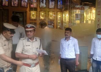 ಕುಡ್ಲದ ಬಂಗಾರ್ದ ಅಂಗಡಿಡ್ ಸಿಬ್ಬಂದಿಗ್ ಬಿಸತಿ ಪಾಡ್ದ್ ಬಂಗಾರ್ ಕಂಡಿನ ದುಷ್ಕರ್ಮಿ..