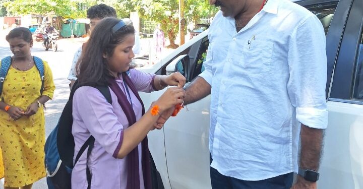 ಎಬಿವಿಪಿ ದ ಜೋಕುಲ್ ಅಧಿಕಾರಿಲೆಗ್ ರಕ್ಷೆ ಕಟ್ಟಿನ ಪೊರ್ತು..