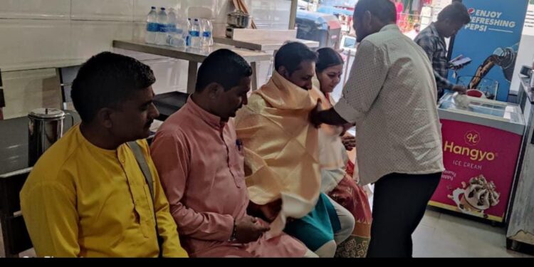 ಗುಲ್ಬರ್ಗ ಪಂಚಮಿ ಹೋಟೆಲ್ ವತಿಡ್ದ್ ಹಿಂದೂ ಮುಖಂಡರೆಗ್ ಮಾನಾದಿಗೆ
