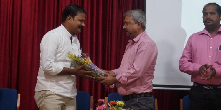 ಸ್ವಾಮಿ ವಿವೇಕಾನಂದೆನೆರ ಆದರ್ಶ ಇನಿಕುಲಾ ಪ್ರಸ್ತುತ: ಪ್ರಕಾಶ್ ಮಲ್ಪೆ
