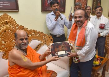 ಪುತ್ತಿಗೆಶ್ರೀ ಜೀವನ ಚಿತ್ರೊಗ್ ಕಲಾಸ್ಪರ್ಶ ಕೊರಿನ ಲಿಯಾಕತ್ ಅಲಿ.