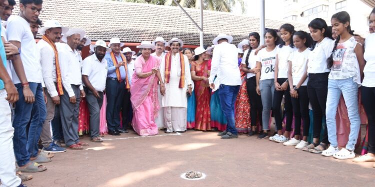 ತುಳುಗೊಬ್ಬು ಉದಿಪನ ಮಲ್ತಿನ ಡಿಸಿ.