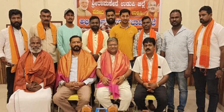 ಮೋದಿ ಗೆಂದಾಲೆ, ಭಾರತ ಒರಿಪಾಲೆ..