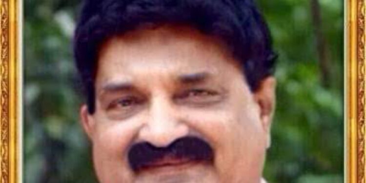 ದೇವೆರೆನ ಪಾದ ಸೇರಿನ ಮನೋಹರ್ ಪ್ರಸಾದ್