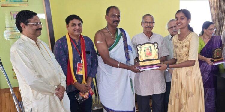 ಇಂಚರ ಸರ್ಜಿಕಲ್ ಕ್ಲಿನಿಕ್ ಪ್ರಬಂಧ ಸ್ಪರ್ಧೆ, ವಿದ್ಯಾರ್ಥಿ ವೇತನ ವಿತರಣೆ