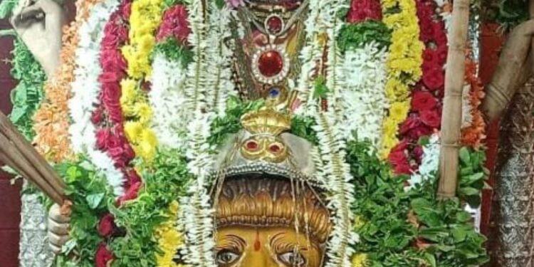 ಕಾಪುದಪ್ಪೆಗ್ ಬಂಗಾರ್ದ ಗದ್ದಿಗೆ.