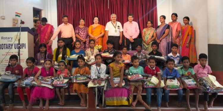 ರೋಟರಿಡ್ದ್ ಜೋಕ್ಲೆನ ದತ್ತು ಸ್ವೀಕಾರ.