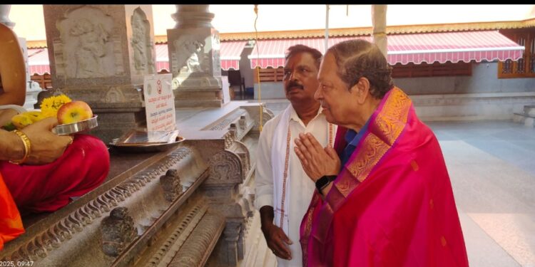 ಉಚ್ಚಿಲಗ್ಷಸಂತೋಷ್ ಹೆಗ್ಡೆ.