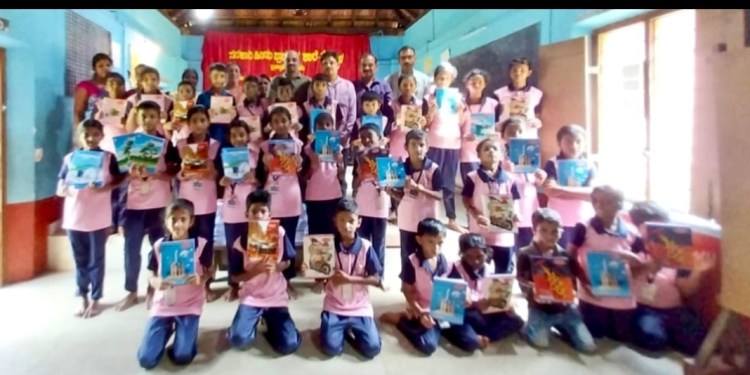 ಕಲಿಕೋಪಕರಣ ವಿತರಣೆ.