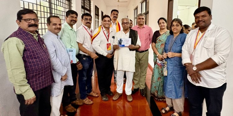 ಡಾ.ಪುರುಷೋತ್ತಮ್ ಬಿಳಿಮಲೆ.