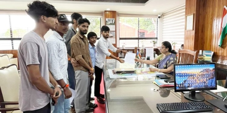 ಜಿಲ್ಲಾ ಧಿಕಾರಿ ಗ್ ಮನವಿ..