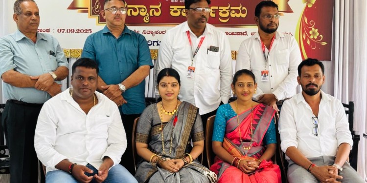 ಅನಿತಾ ಗಿರೀಶ್ ಗ್ ಮಾನಾದಿಗೆ.