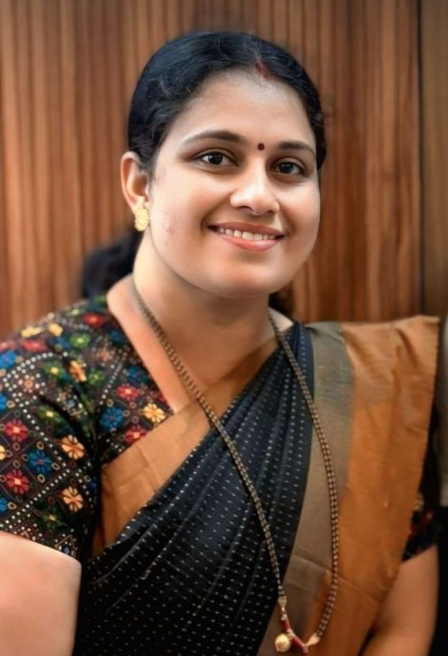 ಗೀತಾ ಲಕ್ಷ್ಮೀಶ್ ಮೆರೆಗ್ ವೀರ ರಾಣಿ ಅಬ್ಬಕ್ಕ ಪ್ರಶಸ್ತಿ.