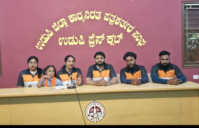 ಅಷ್ಟೆಮಿಗ್ ಅಪ್ಪೆ ಮಗಲೆನ ಕೃಷ್ಣಾಸುರ ವೇಷ.